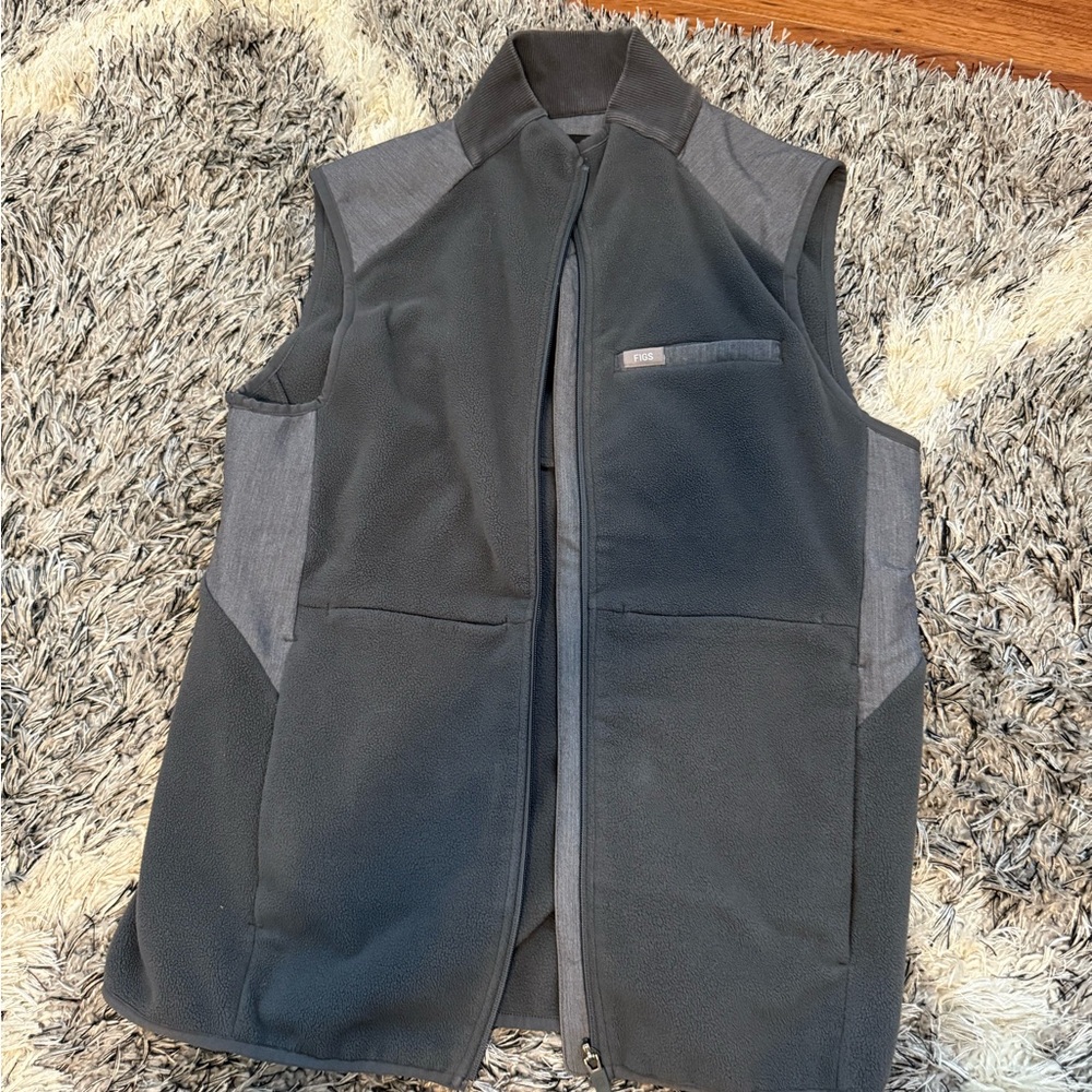 Figs women’s Charcoal fleece Vest